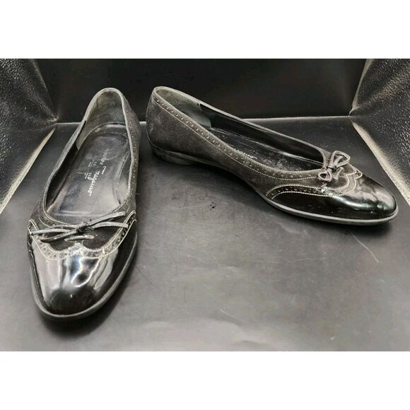 Salvatore Ferragamo Graziosa Women’s 9B Black Suede Patent Wing Tip Flats - Picture 1 of 12